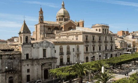 Favara : Visite guidée à pied avec Cannolo et déjeuner sicilien