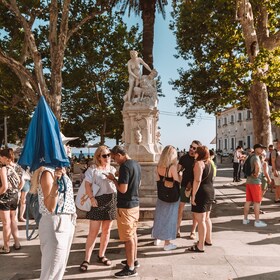 Dubrovnik: recorrido a pie 2 en 1 por las murallas de la ciudad y el casco ...