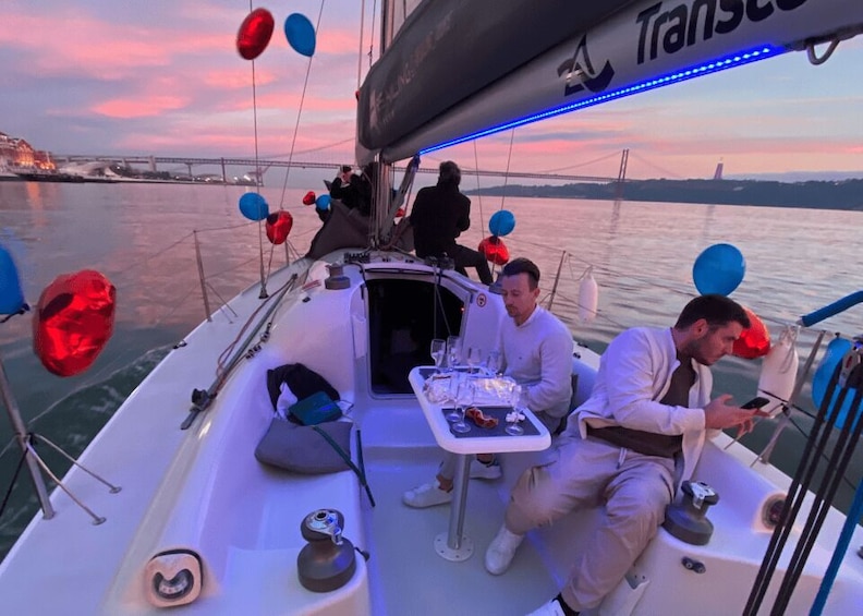 Lisbon: Sailboat Tour with Local Guide and Green Wine