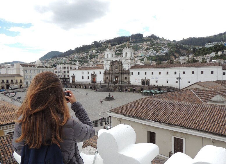 Quito: Private City Tour & Intiñam Museum Visit w/ Transfer