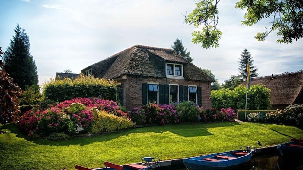 Picture 1 for Activity From Amsterdam: Private Tour to Giethoorn with Canal Cruise