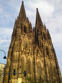 Cologne Walking tour with a visit to world famous Cathedral