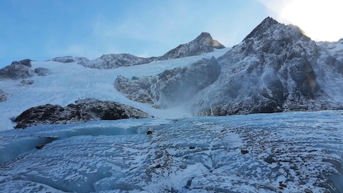 Trekking to Vinciguerra glacier and Tempanos lagoon