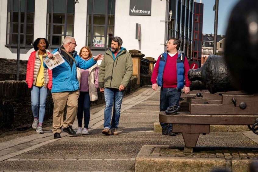 Derry/Londonderry:City Walls History Walking Tour