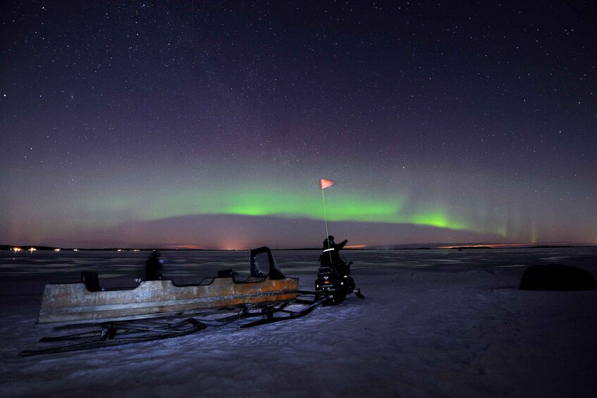 Luleå : Northern Lights Tour on a Snowmobile drawn Sled