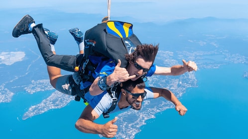 Newcastle: Tandem Beach Skydive med valgfri transport