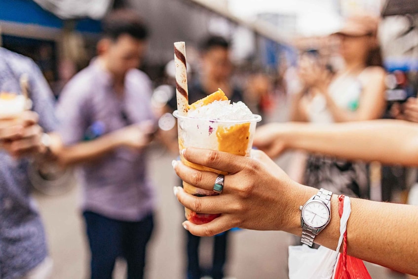 Picture 5 for Activity Manila: Street Food and Drinks Walking Tour with Tastings