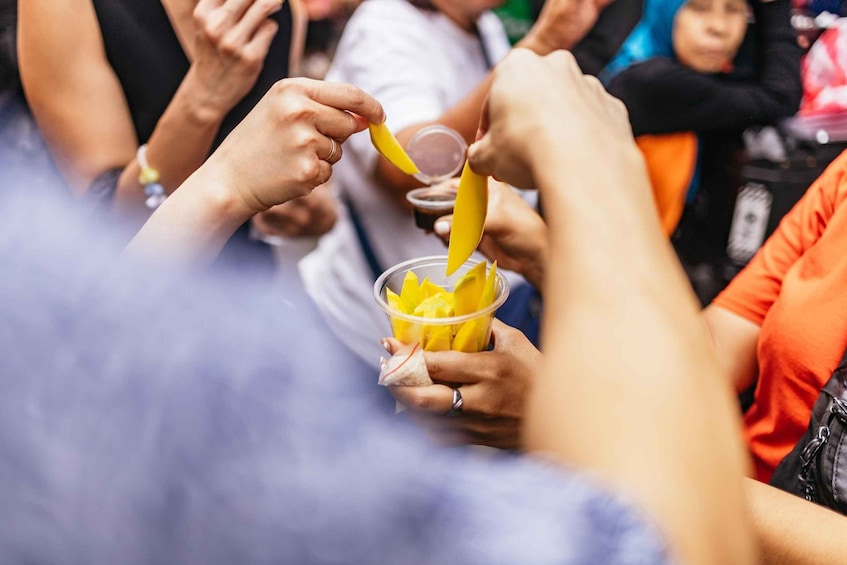 Picture 12 for Activity Manila: Street Food and Drinks Walking Tour with Tastings