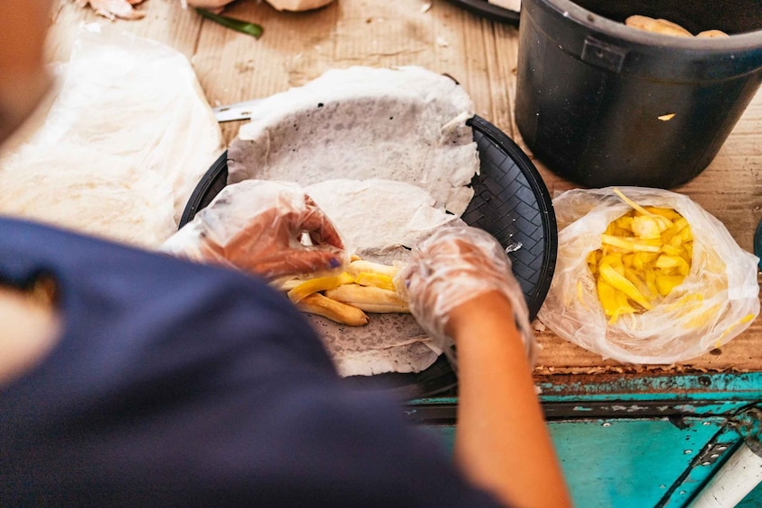 Picture 10 for Activity Manila: Street Food and Drinks Walking Tour with Tastings