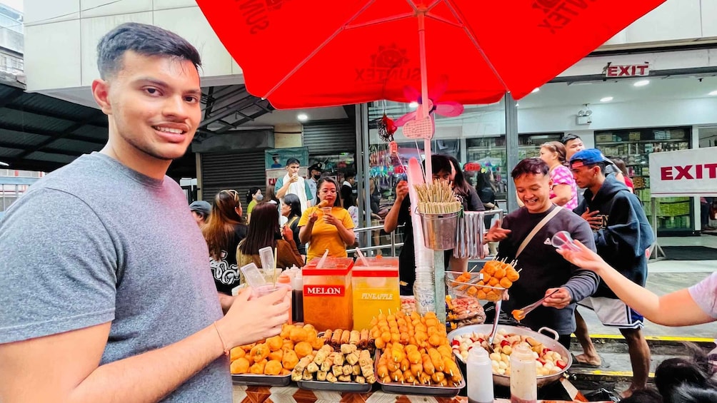 Manila Walking Street food and Drinks Tour Experience
