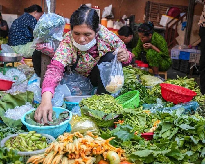 Picture 14 for Activity Phnom Penh: Morning Market & Guided Breakfast Tour by Tuktuk