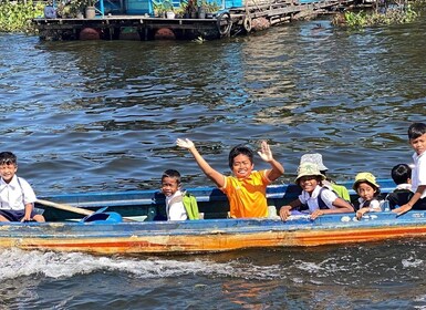 洞裡薩湖 (Tonle sap)、Kompong Phluk（浮村）