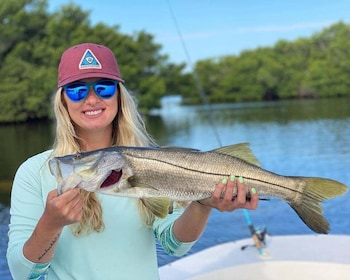 San Petersburgo, FL: Excursión privada de pesca de bajura en la bahía de Ta...