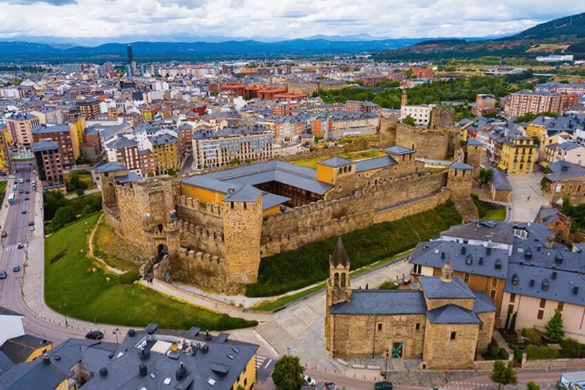 Ponferrada: Castle of the Templars Entry and Guided Tour