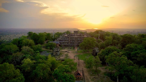 Private Angkor Wat Sunset Guide tour