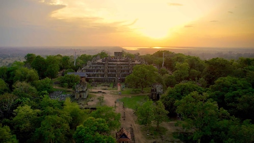 Private Angkor Wat Sunset Guide tour