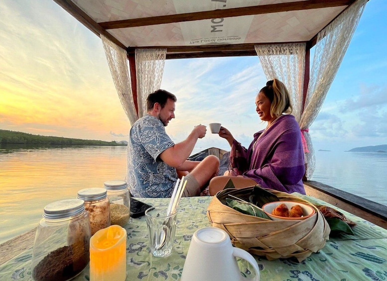 Koh Lanta: Magical Sunrise Tour by Private Boat at Mangroves