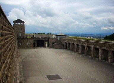Fra Salzburg: Privat guidet tur til Mauthausen-minnesmerket