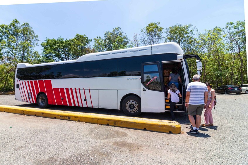 Picture 8 for Activity Santo Domingo City Tour: Colonial City, Los Tres Ojos, Lunch