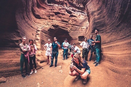 The Red Canyon Tour - Trip in kleine groepen met proeverij van lokale produ...