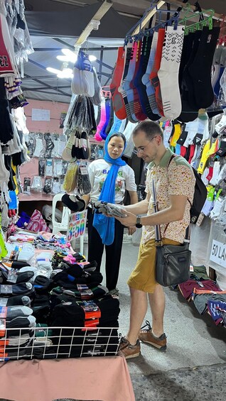 Picture 6 for Activity Tondo Manila Night Market with Local Guide