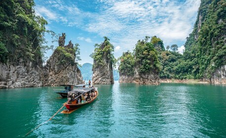 Khao Lak: Cheow Lan Lake yöpyminen lomakeskuksessa aterioineen.