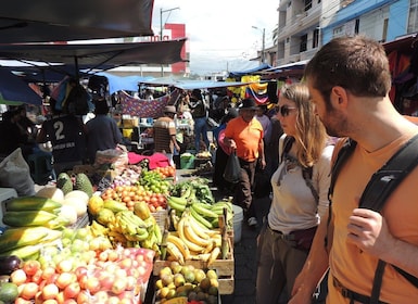 Quito: Otavalo Sightseeing och dagstur till hantverksmarknaden