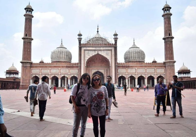 Picture 1 for Activity Agra: Heritage Walking Tour of Agra 2 Hours by Auto Rickshaw