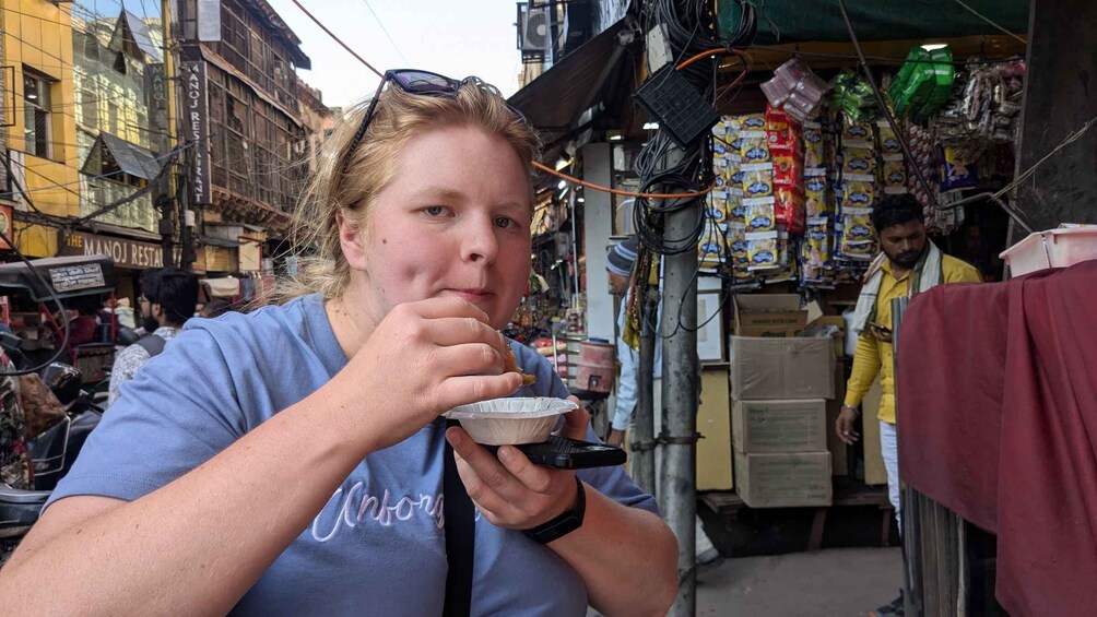 Picture 9 for Activity Agra: Heritage Walking Tour of Agra 2 Hours by Tuk-Tuk