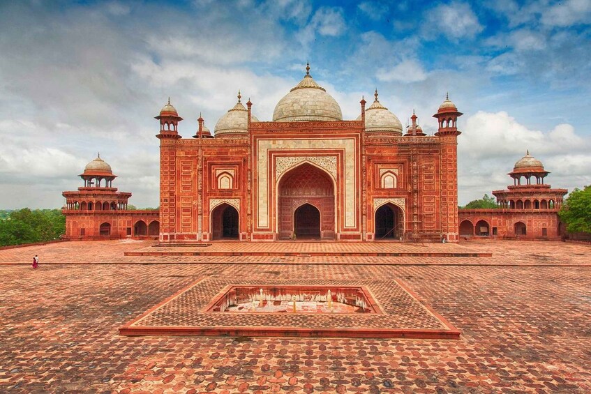 Picture 2 for Activity From Delhi: Private Tour to Taj Mahal and Agra Fort By Car