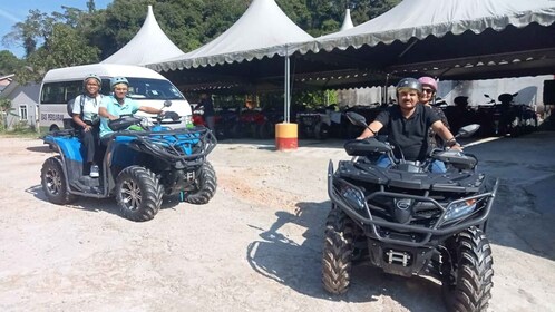 Kuala Lumpur : VTT privé excursion avec cascades à Kemensah