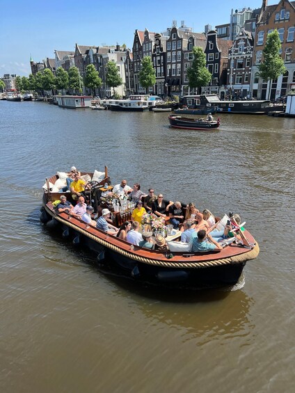 Amsterdam: Boat Tour with Optional Unlimited Drinks