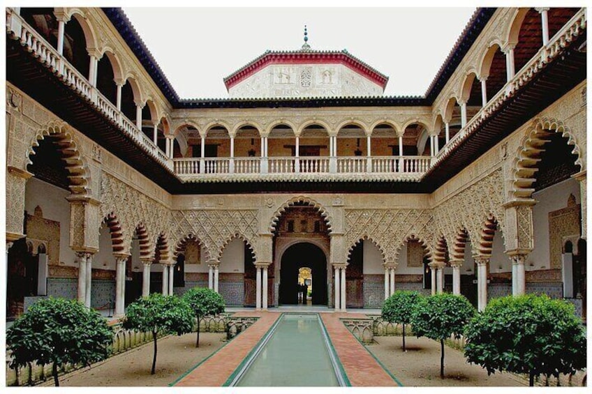 Patio de las Doncellas - Alcazar 