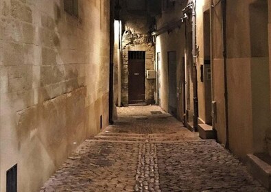 Avignon: The Night Amble Between Bourgeois and Christians