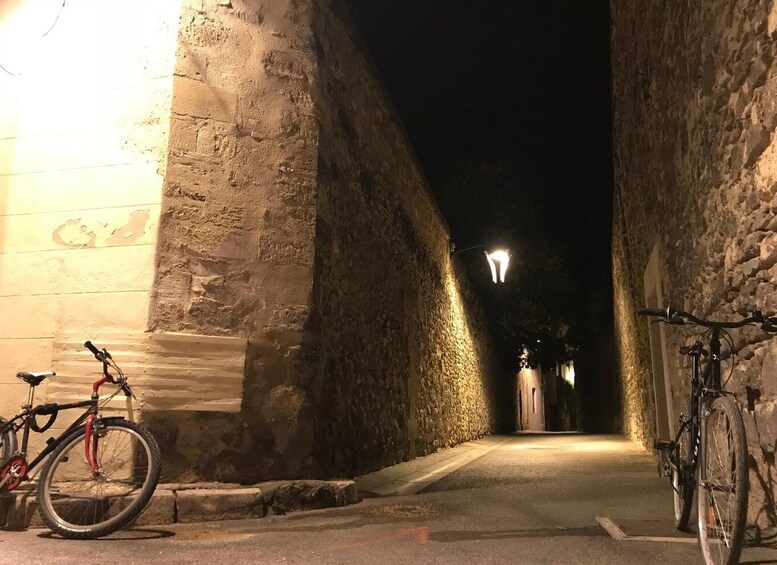 Picture 4 for Activity Avignon: The Night Amble Between Bourgeois and Christians