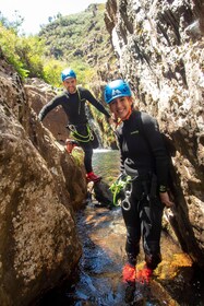 Fra Aveiro: Guidet canyoning-tur med hoteloverførsler