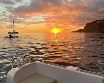 Funchal: Private Sunset Boat Trip with Snorkeling and Paddle