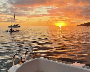 Funchal: Private Sunset Boat Trip with Snorkelling and Paddle