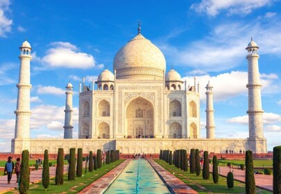 Desde Delhi: recorrido nocturno por el Taj Mahal en coche con hotel de 5 es...