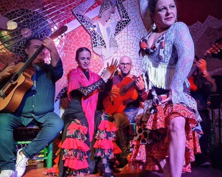 Picture 4 for Activity Valencia: Flamenco at Toro y La Luna with Drinks or Dinner