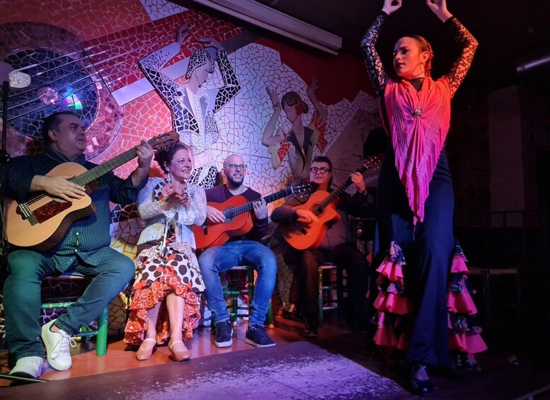 Picture 2 for Activity Valencia: Flamenco at Toro y La Luna with Drinks or Dinner