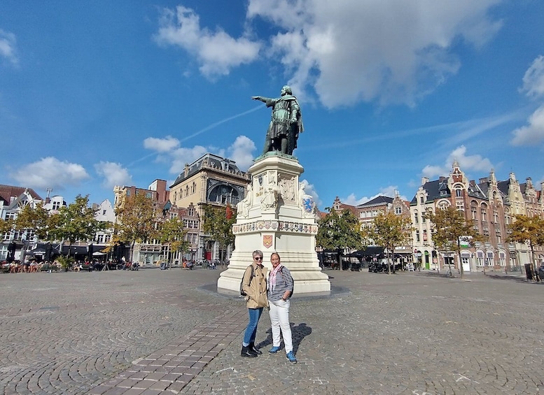 Picture 2 for Activity Ghent: Guided City Highlights Walking Tour with Light Meal