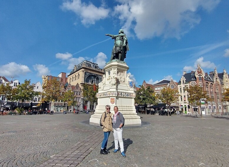 Picture 2 for Activity Ghent: Guided City Highlights Walking Tour with Light Meal