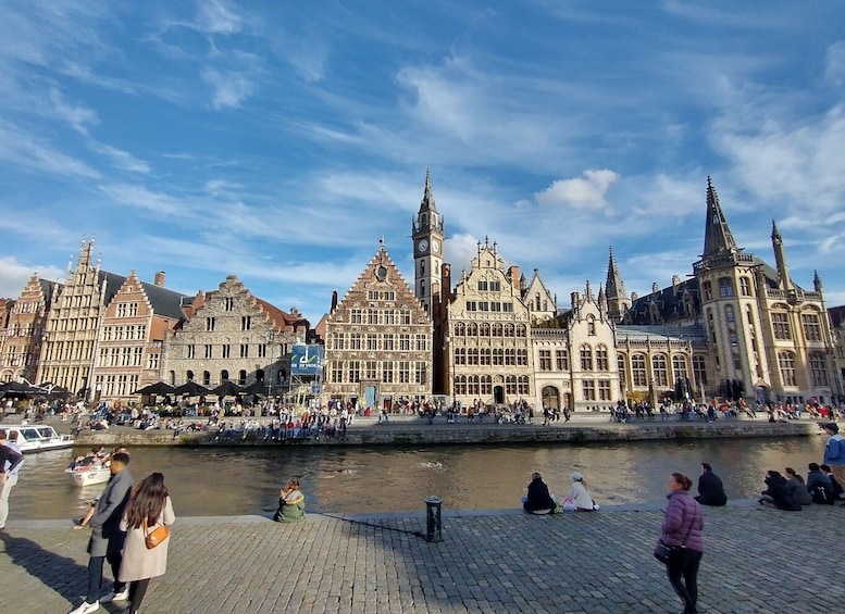 Ghent: Guided City Highlights Walking Tour with Light Meal