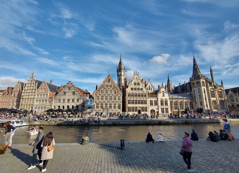 Ghent: Guided City Highlights Walking Tour with Light Meal