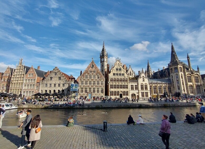 Ghent: Guided City Highlights Walking Tour with Light Meal