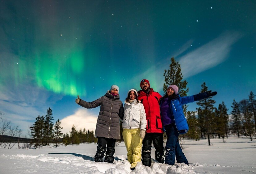 Picture 6 for Activity Rovaniemi: Aurora Hunting Photography Tour with Barbeque
