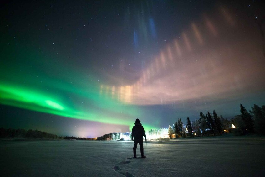 Picture 2 for Activity Rovaniemi: Aurora Hunting Photography Tour with Barbeque