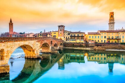 Milán: tour de un día por Verona con crucero por el lago de Garda a Sirmion...