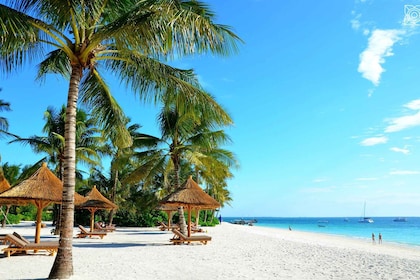 Isla de Mbudya desde el safari de Dar es salaam.